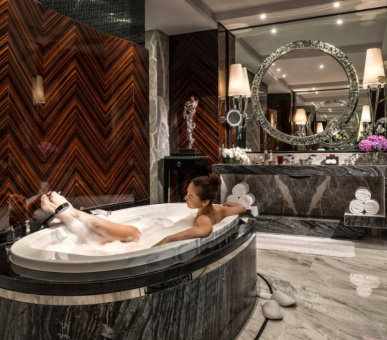 Фото Four Seasons Hotel Shanghai Pudong (Китай, Шанхай) 8