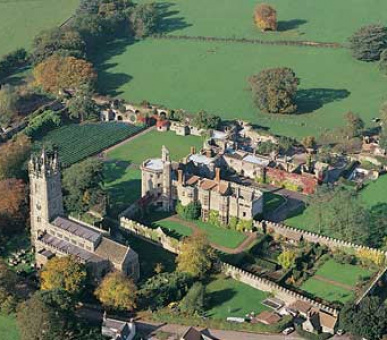 Фото Thornbury Castle (Великобритания, Замки Шотландии) 15