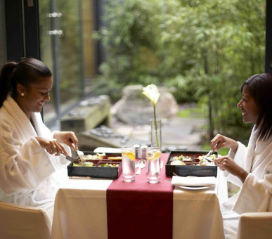 Картинка The Grove 25 Фото The Grove 25