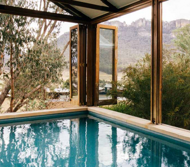 Фото Emirates One 37