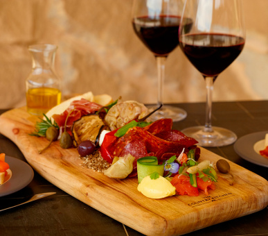 Фото Emirates One 77