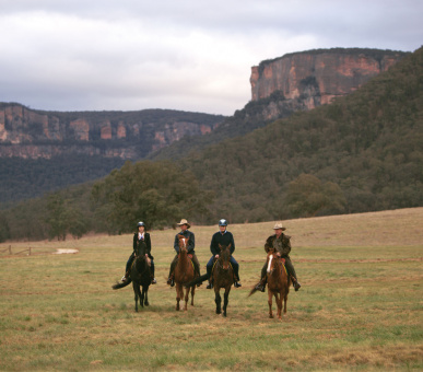 Фото Emirates One 4