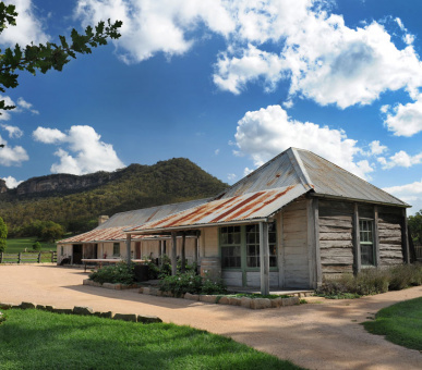 Фото Emirates One 3