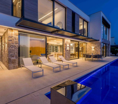 Фото Luxury Beachfront Villa Smart Sienna 1