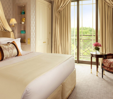 Фото The Dorchester 74