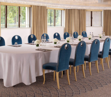 Фото The Dorchester 52