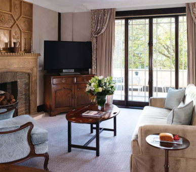 Фото The Dorchester 17