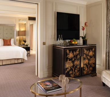 Фото The Dorchester 65