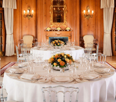 Фото The Dorchester 55