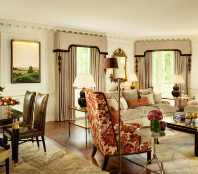 Фото The Dorchester 68