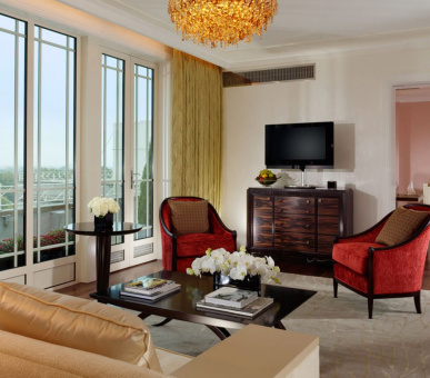 Фото The Dorchester 22