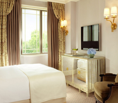 Фото The Dorchester 67