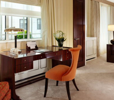 Фото The Dorchester 29