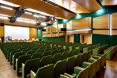 Пошук та бронювання майданчиків